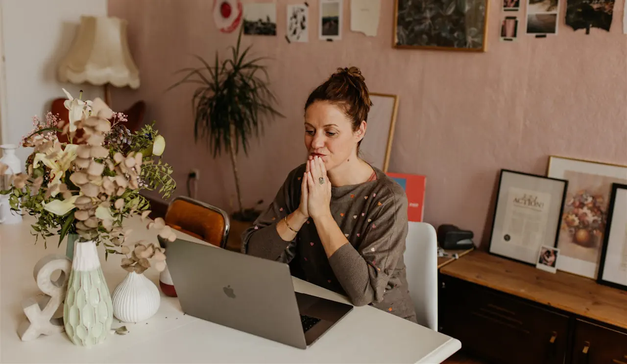 Happy Daily Home by Giusi Valentini giusi in front of laptop